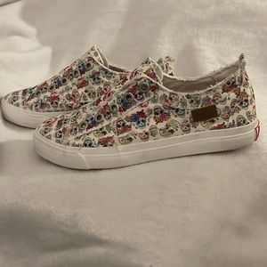 Blowfish Malibu kids with skulls size 5